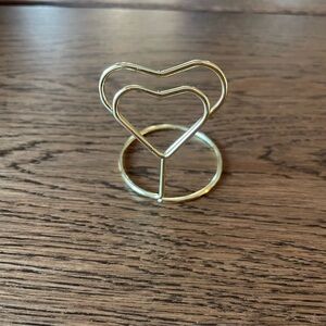 Gold Heart-Shaped Wire Name Holder